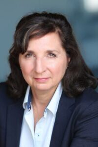 Camille Lopez, Coordinatrice des affaires administratives